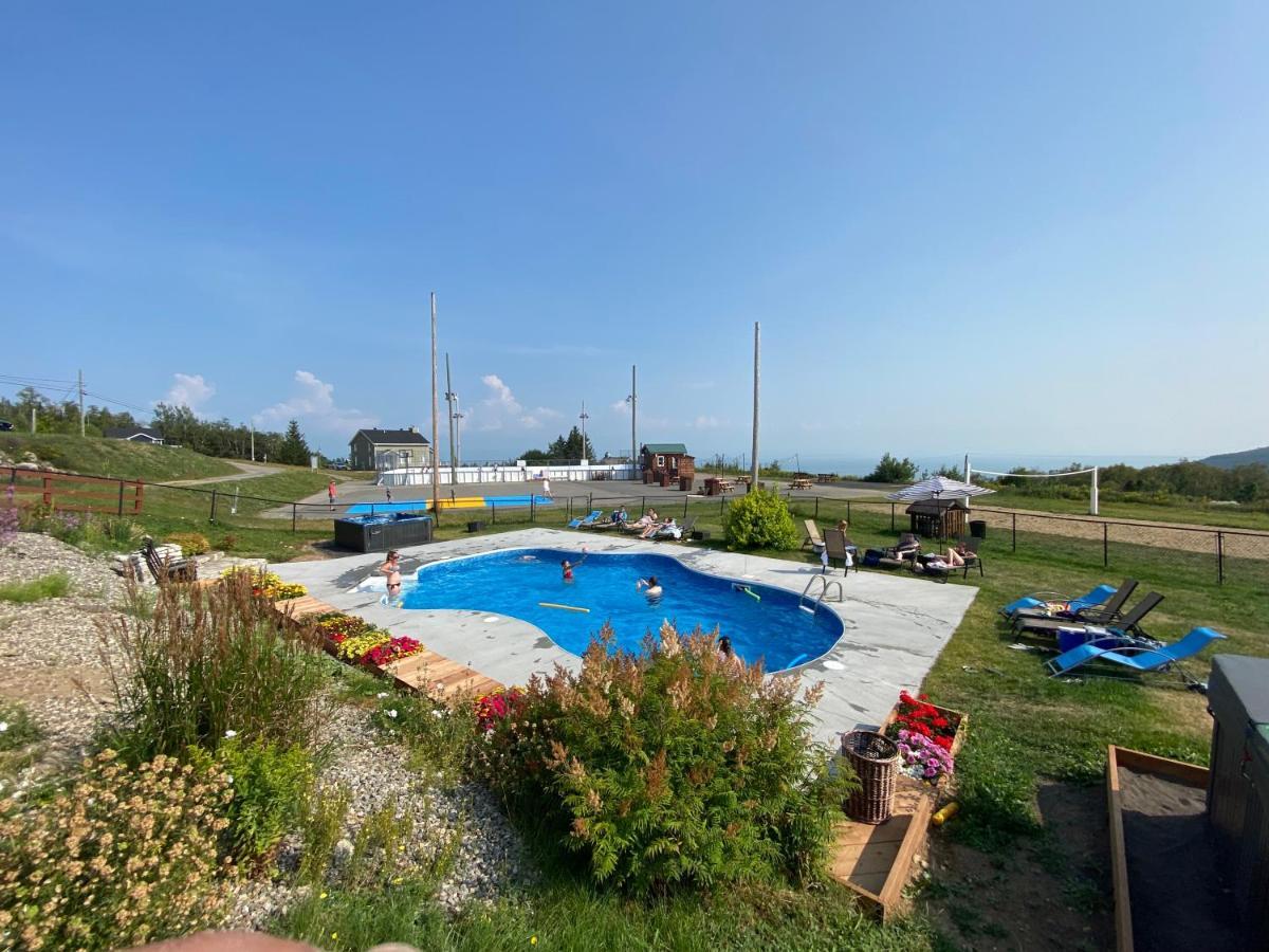 Вилла Les Sommets Charlevoix Петит-Ривьер-Сен-Франсуа Экстерьер фото